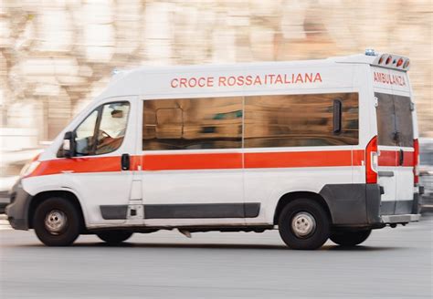 Autoambulanza Fiammante A Tropea Grazie Alla Donazione Di Una Donna