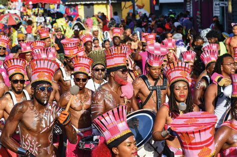 CARNAVAL DE MARTINIQUE : UNE FÊTE ANCRÉE DANS L’HISTOIRE DE L’ÎLE ...