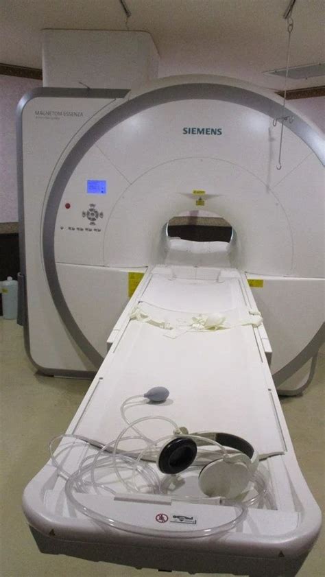 Siemens Magnetom Essenza 1 5 T Mri Machine At 31000000 Siemens MRI