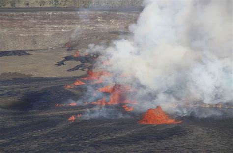 Vulkan Kilauea Spuckt Wieder Lava