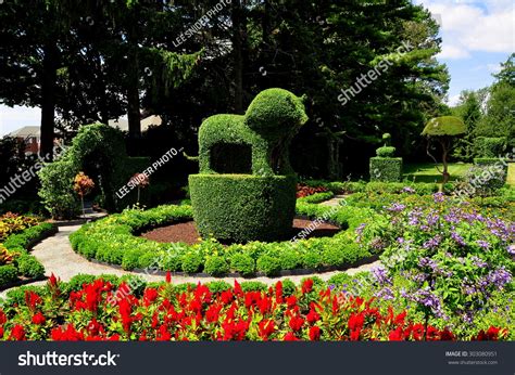 Green Animals Topiary Garden: Over 826 Royalty-Free Licensable Stock ...