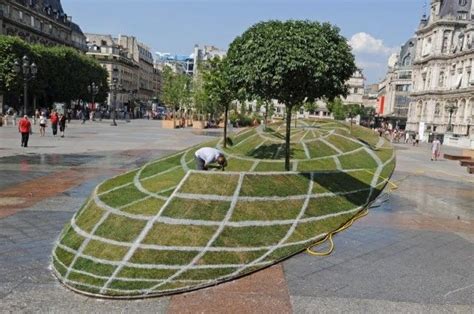 Who To Believe A Giant Optical Illusion Outside Paris City Hall Cool