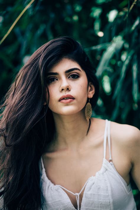 Unknown Facts About Sanjana Sanghi Leading Lady In The Fault In