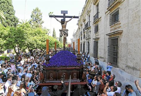 Martes Santo En Sevilla El Cristo De La Buena Muerte Andaluc A