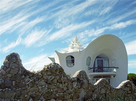 Extreme Home: Conch-Shell House Design