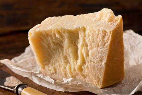 Parmigiano Reggiano e Grana Padano il pascolo è un miraggio