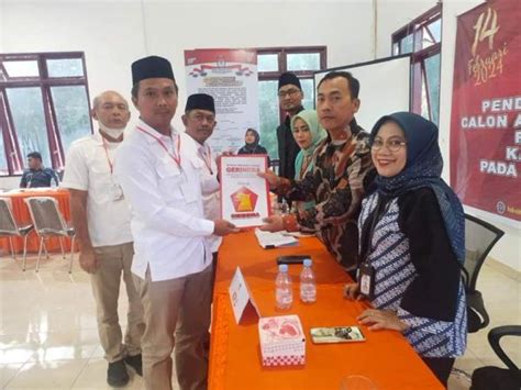 Daftarkan 50 Caleg Partai Gerindra Simalungun Targetkan 10 Kursi Dan