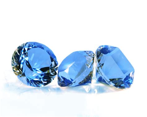 Blue Gemstones: Varieties, Meanings, and Maintenance Tips