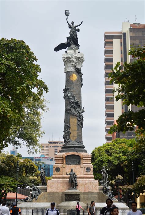 La Columna De La Independencia De Guayaquil Perenniza Los Nombres De