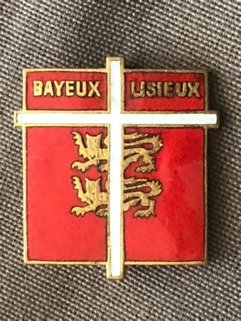 RELIGION ANCIEN insigne du diocèse de Bayeux Lisieux 1930 EUR 10 90