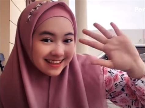 Dapat Hidayah TikTokers Cantik Ini Yakin Jadi Mualaf Hingga Kenakan