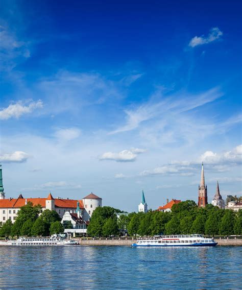 Book cheap flights to Latvia from the United Kingdom – Booking.com