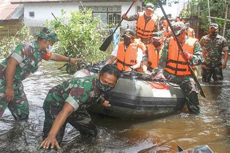 Tinjau Tanggap Darurat Koran Jakarta