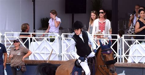 Charlotte Casiraghi Passe Devant La Princesse Caroline De Hanovre La