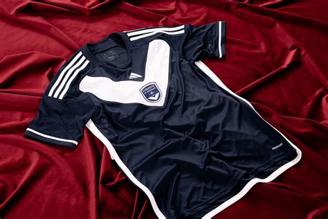 Les Girondins De Bordeaux Et Adidas D Voilent Le Maillot