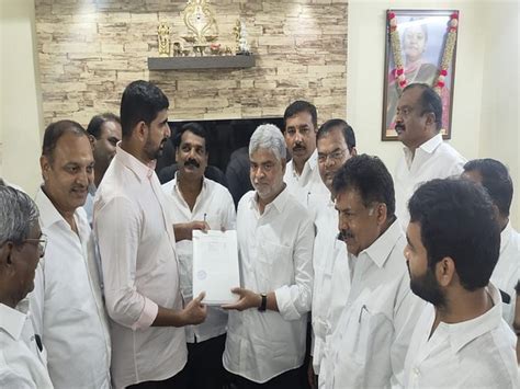 Telangana Brs Mlas Meet Speaker Seek Rebel Mla Danam Nagender S