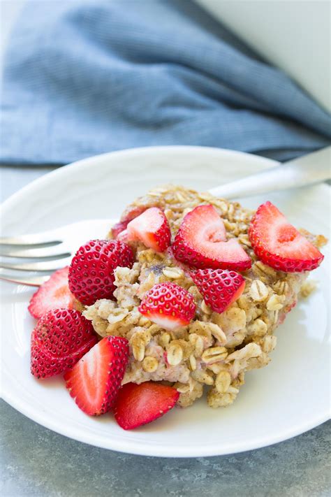 Strawberry Banana Baked Oatmeal Kristine S Kitchen