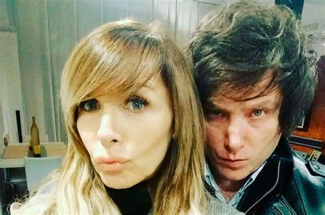 Probó El Café Y La Endulzó Javier Milei De Novio Con La Cantante Daniela