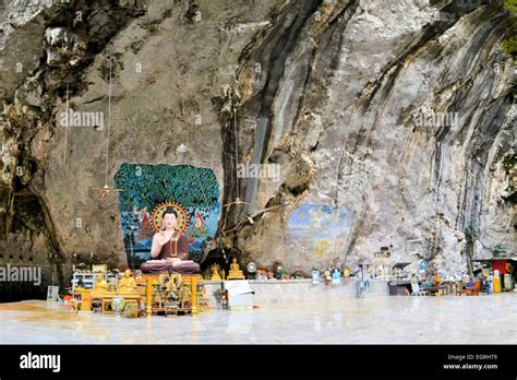 Krabi Tiger Cave Temple Hi Res Stock Photography And Images Alamy