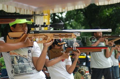 LOMBA MENEMBAK ANTARA Foto