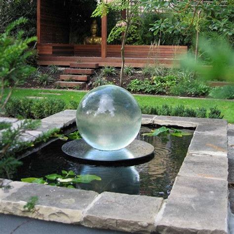 Садовый фонтан своими руками | Water features in the garden, Fountains ...