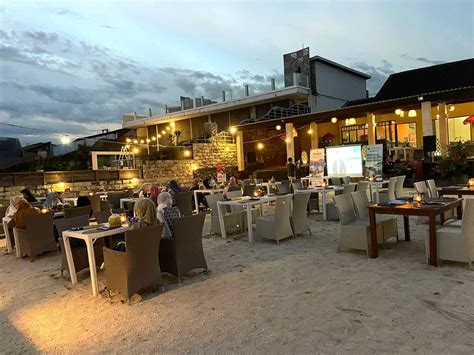 Group Dinner Jimbaran Beach Bawang Merah Beachfront Restaurant