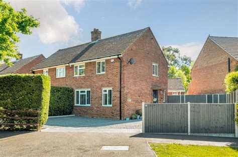 Tithe Barn Road Wootton Bedford 3 Bed Semi Detached House 350 000