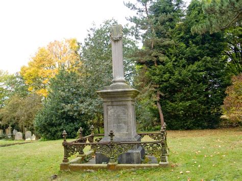 Solve Leighton Buzzard All Saints Parish Church Broken Column