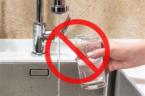 Bottled Water vs. Tap Water: Differences, Pros and Cons