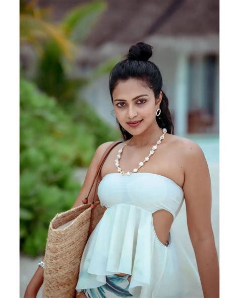 Amala Paul Photos Az7am