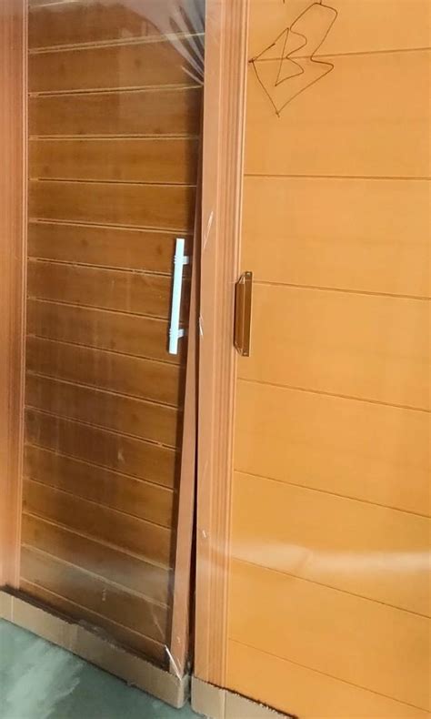 Pintu Kamar Mandi Pvc Motif Garis Hologram Coklat Urat Kayu Perabotan