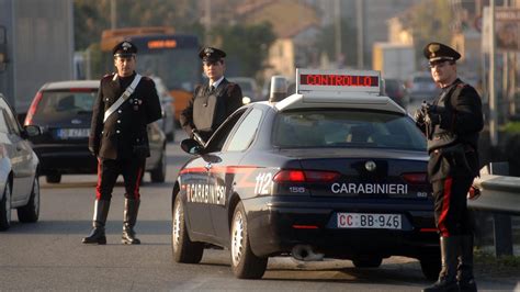 Accoltellato E Derubato Del Borsello