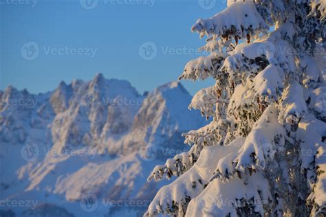 mountain winter landscape 10686557 Stock Photo at Vecteezy