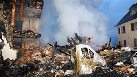 Stuttgart Haus nach Explosion eingestürzt Frau wird vermisst