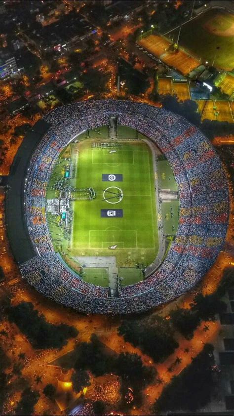 Toma aérea del estadio de Atlético Nacional en pleno homenaje a ...