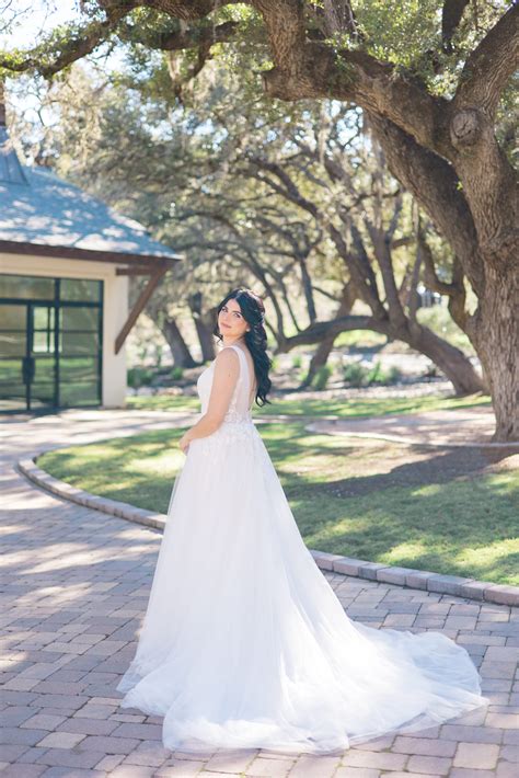 Hayes Hollow Hidden Falls | Kayla's Bridals | Dallas Wedding Photographer