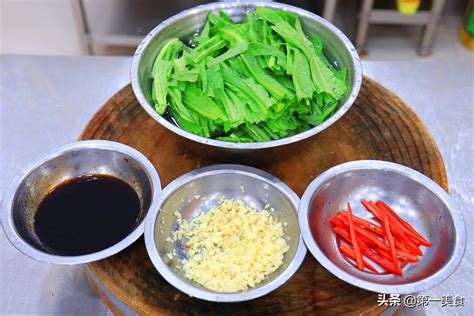 蒜蓉蚝油油麦菜的做法 ，厨师长是这样做的，蒜香四溢，色泽翠绿不变色 说明书网