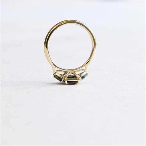 14K 1.3 Carat Sapphire Three Stone Ring – Rose & Choc