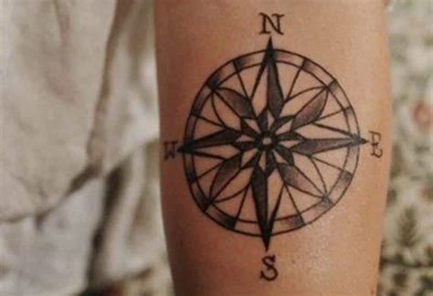 Tatuajes De La Rosa De Los Vientos Y Su Significado Tatuantes