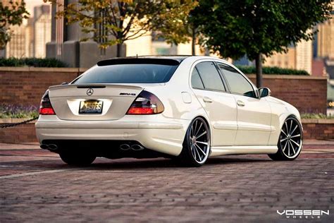 Mercedes-Benz E500 white W211 on VOSSEN wheels | BENZTUNING