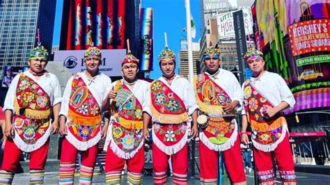 VIRAL Voladores De Papantla Llegan Al Times Square Y Danzan En Nueva