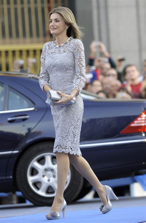 Letizia Di Spagna Tutti I Look Sfoggiati Dalla Sovrana Ai Premi