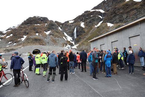 Bilder Fra åpningen Av Skarvbergtunnelen Radio Nordkapp