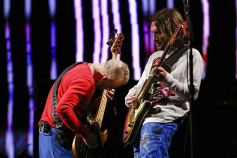 Os Red Hot Chili Peppers J N O Sabem Ao Mesmo Mas N S Perdoamos New In Oeiras