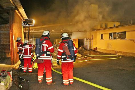 B Brandeinsatz Brand Betriebsgel Nde Lagerhalle Feuerwehr