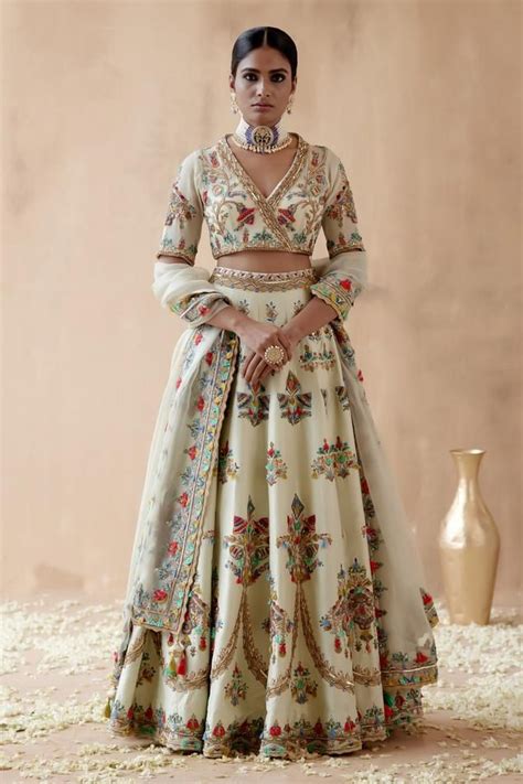 Aman Takyar Floral Bridal Lehenga Set Women Lehengas Bridal