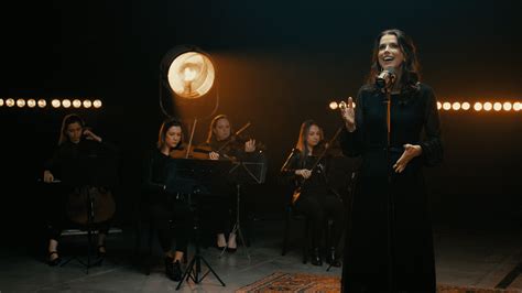 Rachel Novaes Emociona O P Blico Ao Apresentar A Releitura De Um Grande