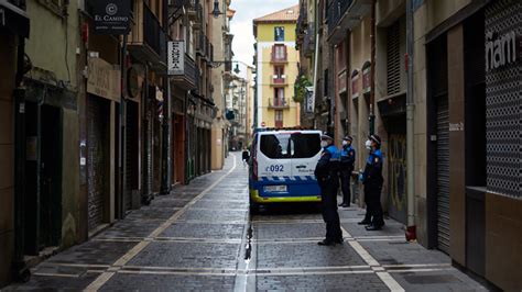 Polic A Municipal Denuncia A Personas En Pamplona Por Botell N Y A