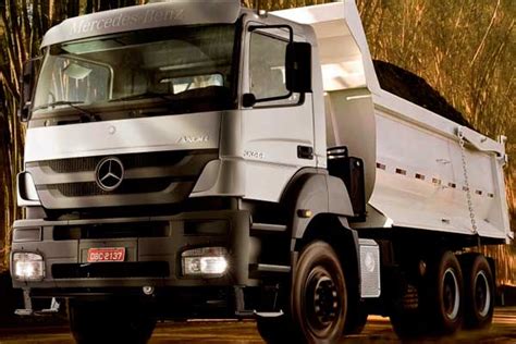 Ficha técnica do Mercedes Benz Axor 3344 betoneira