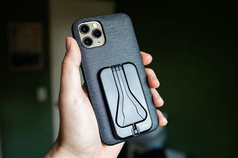 Mobile by Peak Design is a new line of smartphone cases and accessories with unique 'SlimLock ...